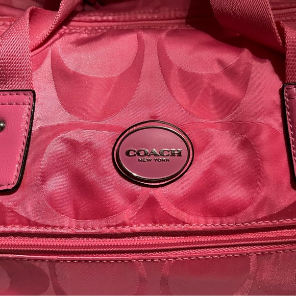Coach Getaway Pink Signature Nylon Duffle Bag F77469 w/ Strap & Hangtag - Picture 3 of 10